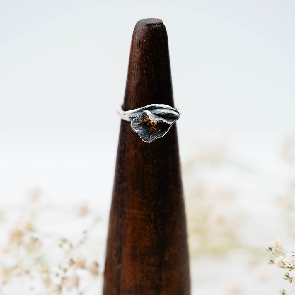 Black & Gold Flower Ring